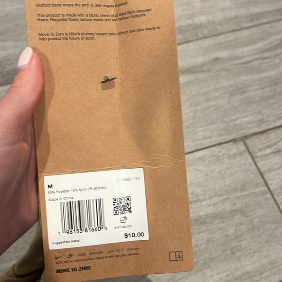 New!! Nike women's ruffle socks - Picture 4 of 4